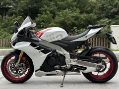Aprilia RSV4 1100 cc - фото 8