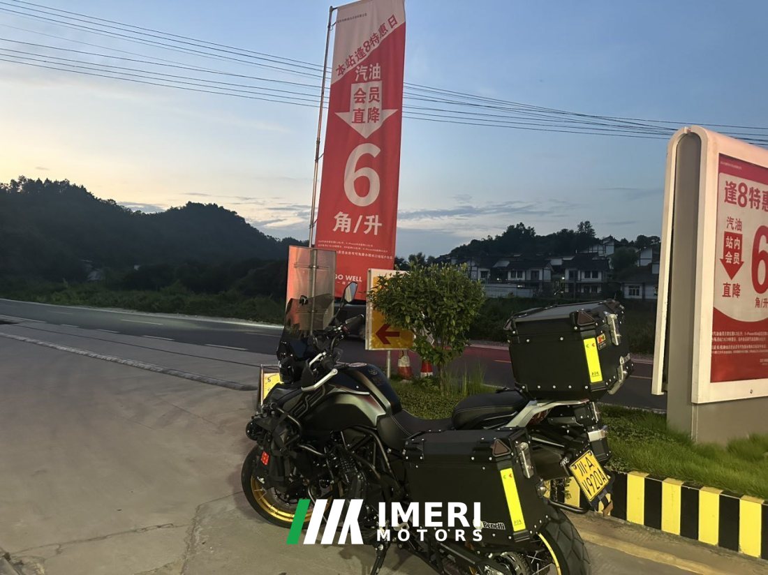 Benelli TRK702 700 cc - мотоцикл из Китая