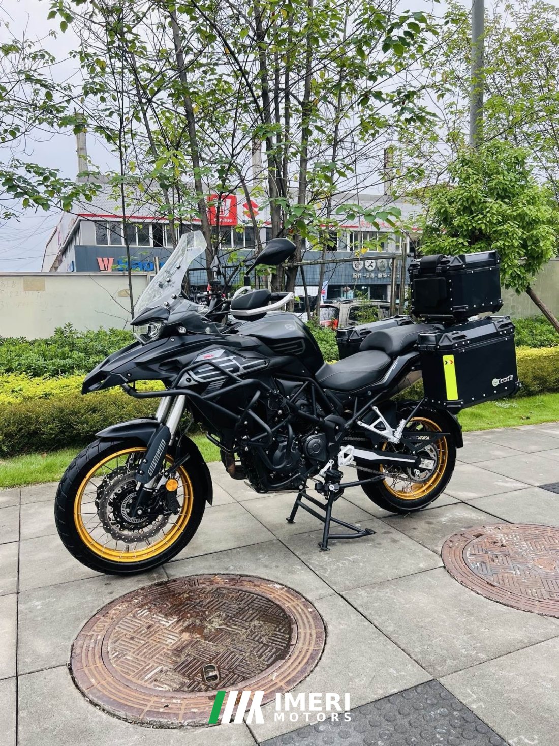 Benelli TRK552 550 cc - мотоцикл из Китая