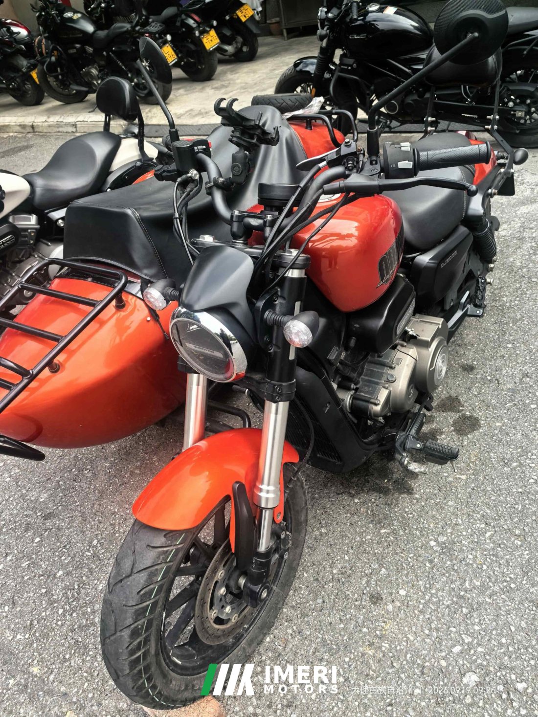 QJMOTOR 300+ - мотоцикл из Китая