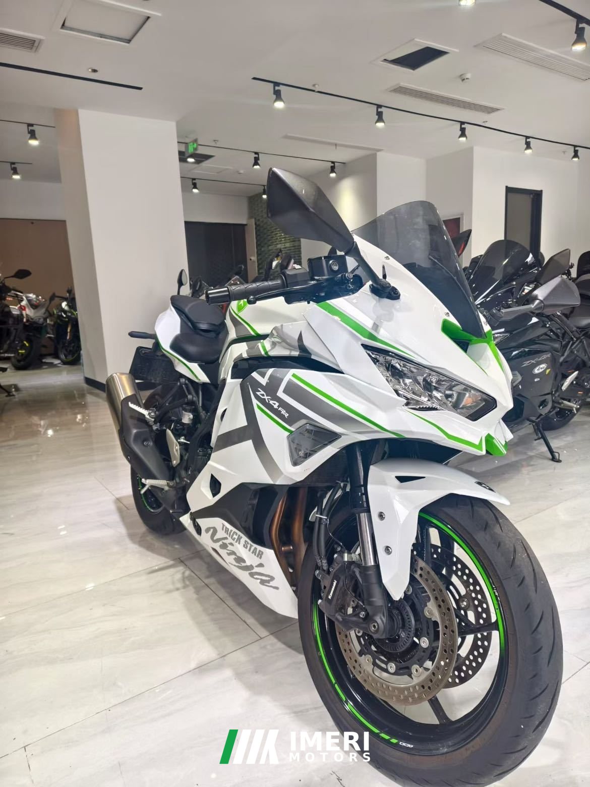 2024 Kawasaki ZX-4R 400 cc
