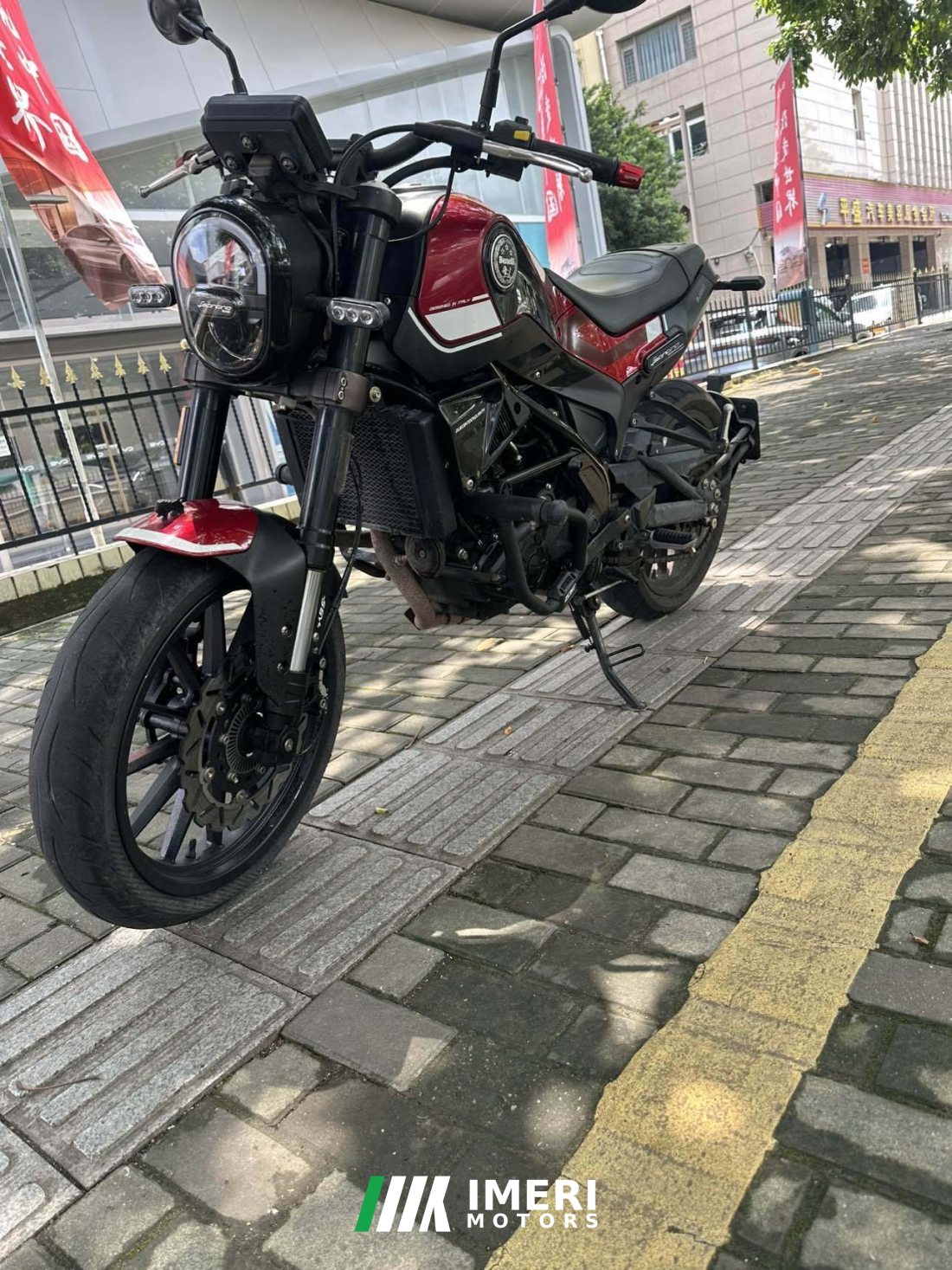 Benelli Leoncino 250 - мотоцикл из Китая