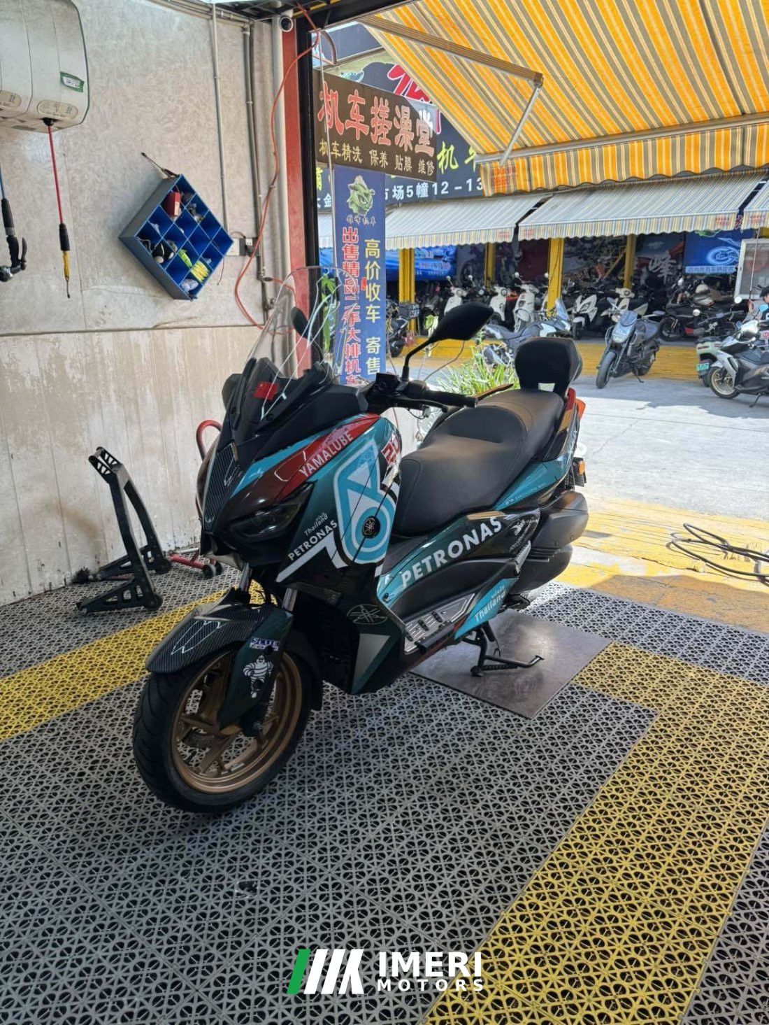 Yamaha XMAX 300 cc - мотоцикл из Китая