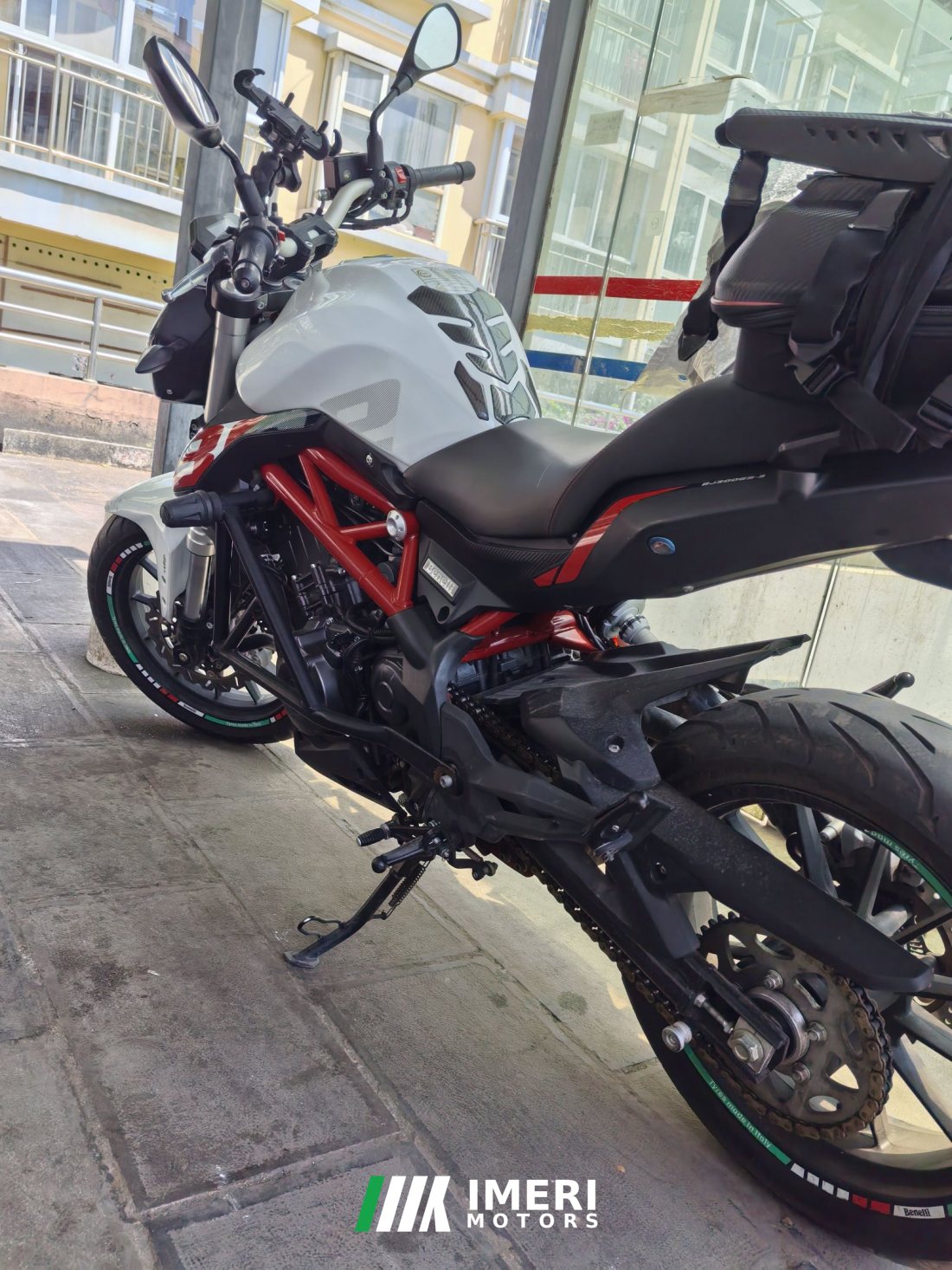 Benelli TNT 300 / BN 302S - мотоцикл из Китая