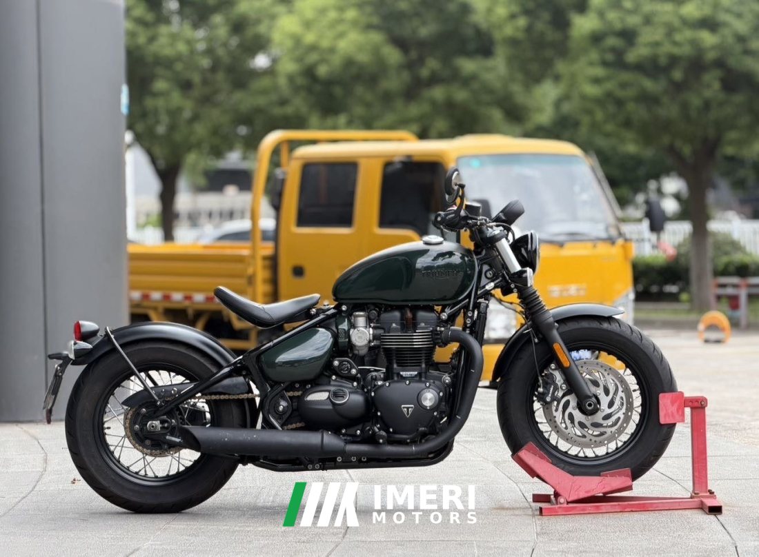 Triumph Bonneville Bobber 1200 cc - мотоцикл из Китая