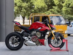 Ducati Street Fighter V4 1100 cc - фото 1