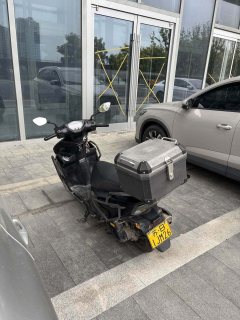 QJMOTOR Hong 125 - фото 2