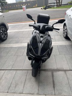 QJMOTOR Hong 125 - фото 6