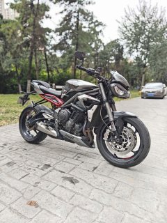Triumph Street Triple 765 - фото 1