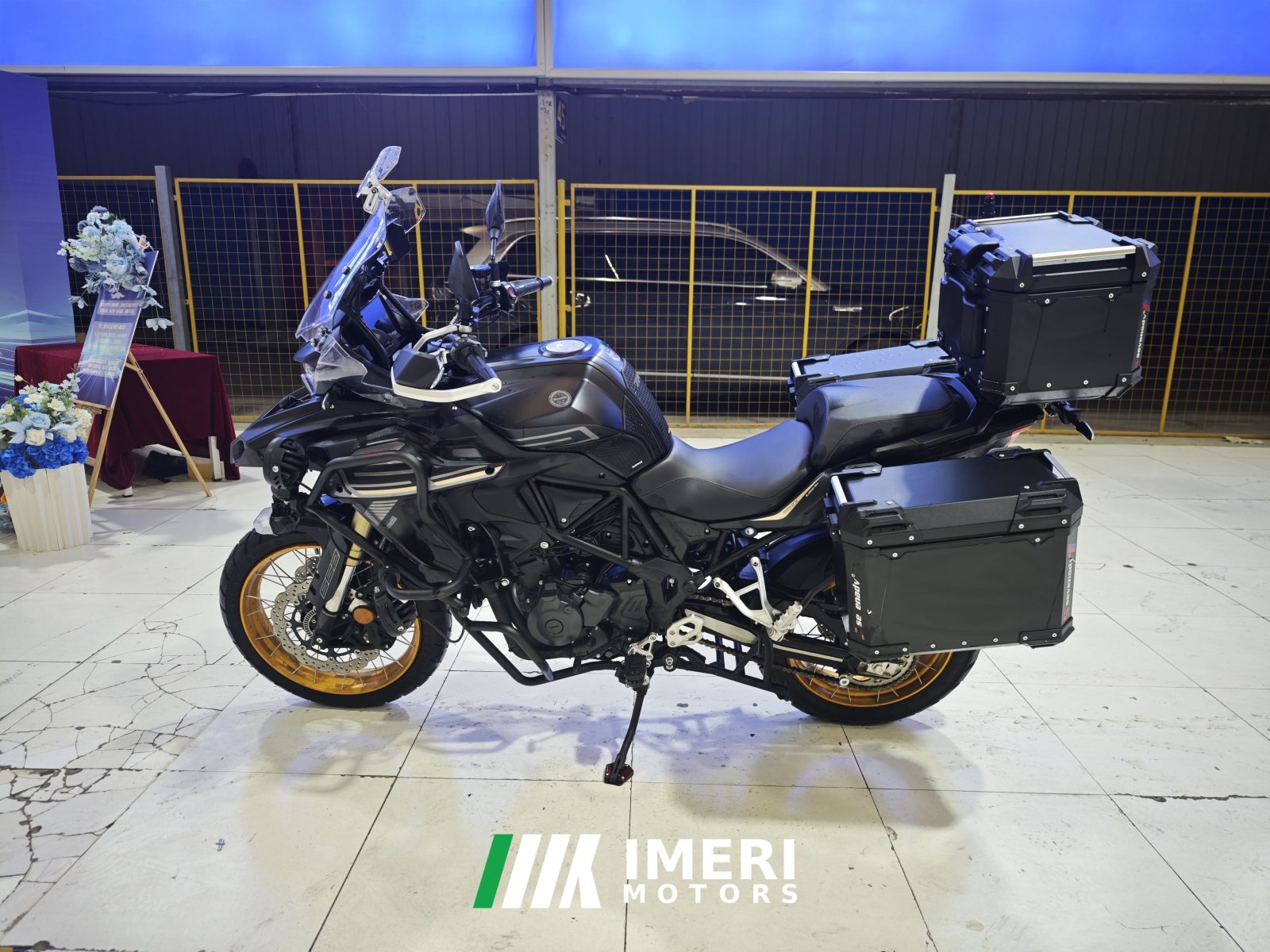 2025 Benelli TRK552 550 cc