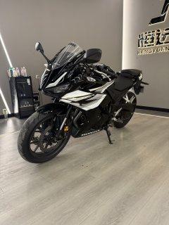 Honda CBR400R - фото 3