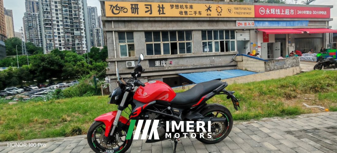 Benelli TNT 300 / BN 302S - мотоцикл из Китая