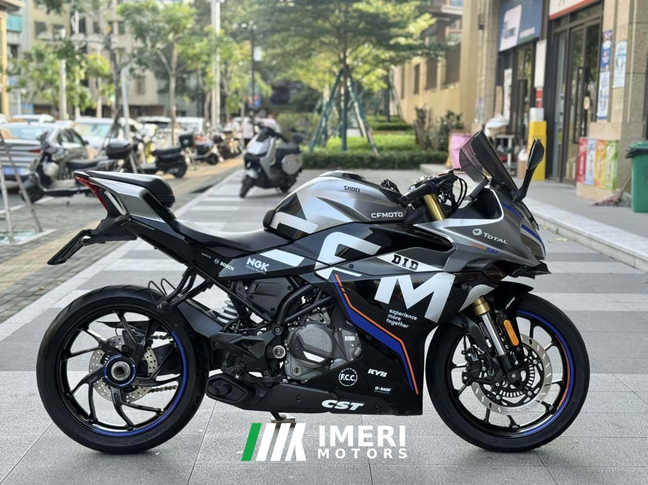 2022 CFMOTO 250SR