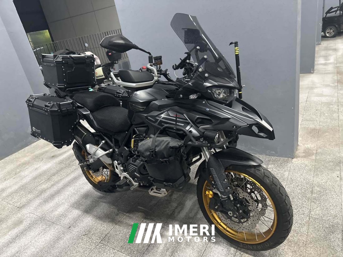 Benelli TRK552 550 cc - мотоцикл из Китая