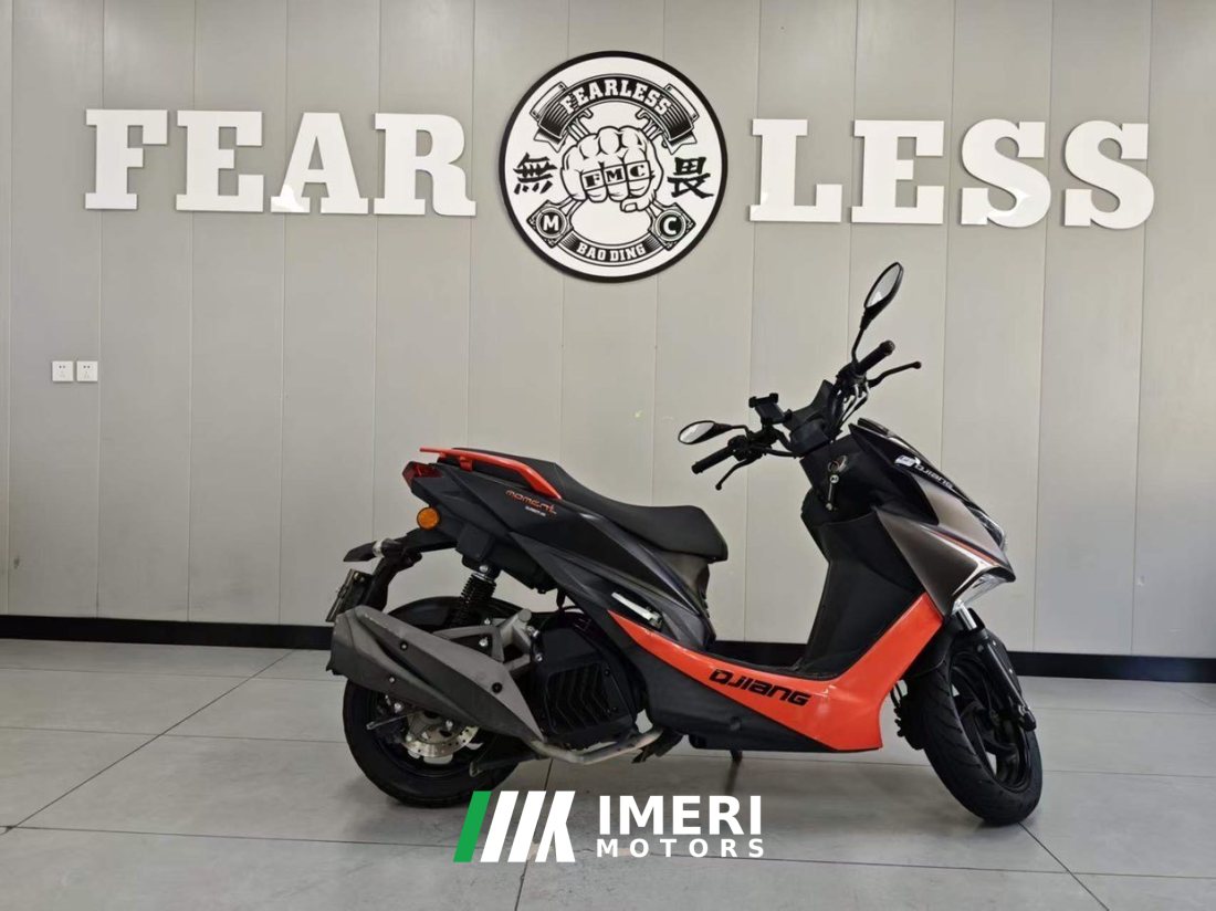 QJMOTOR MT 150 - мотоцикл из Китая