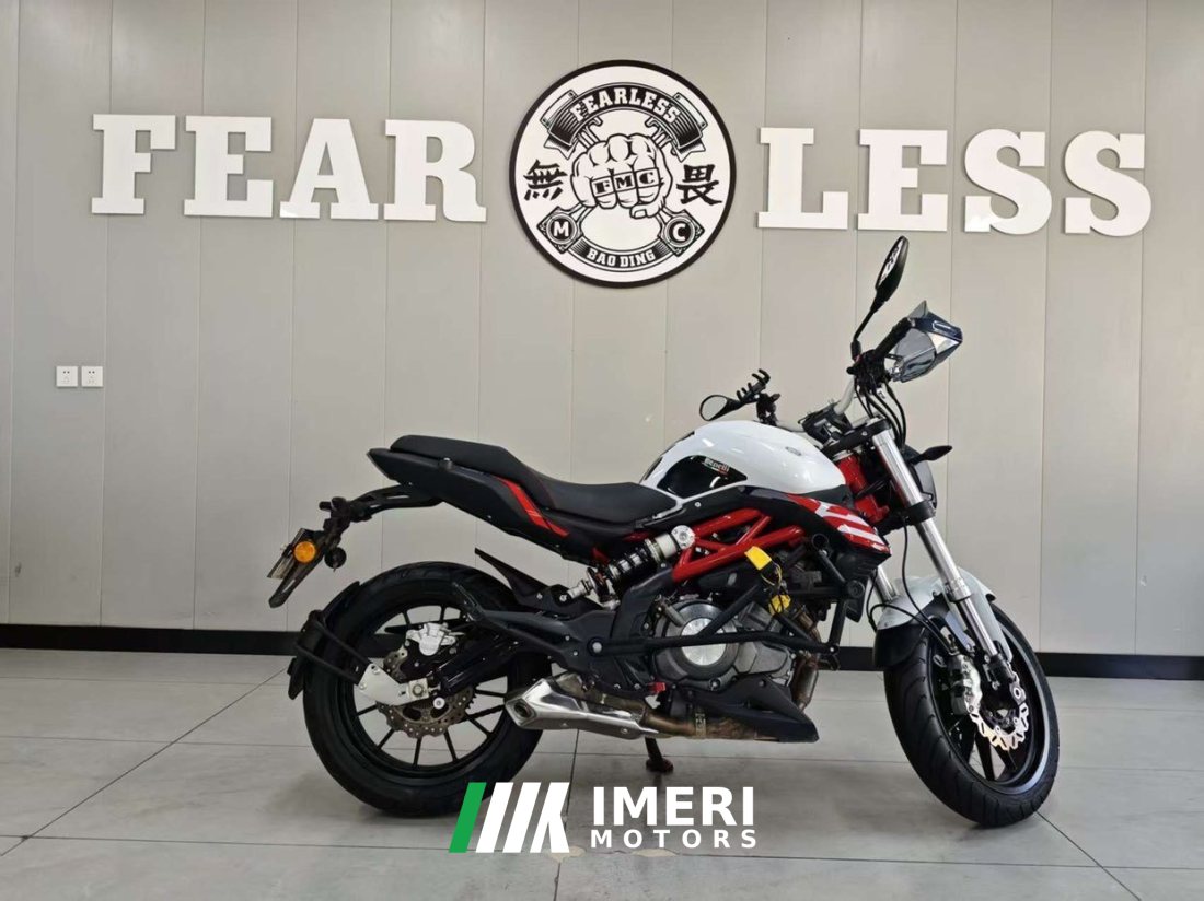 Benelli TNT 300 / BN 302S - мотоцикл из Китая