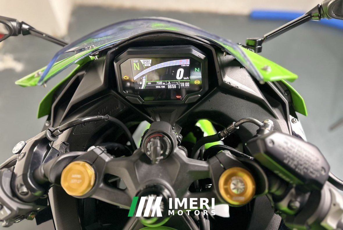 2023 Kawasaki ZX-4R 400 cc