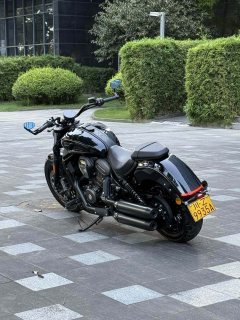 Benda Hongqi 950 - фото 3