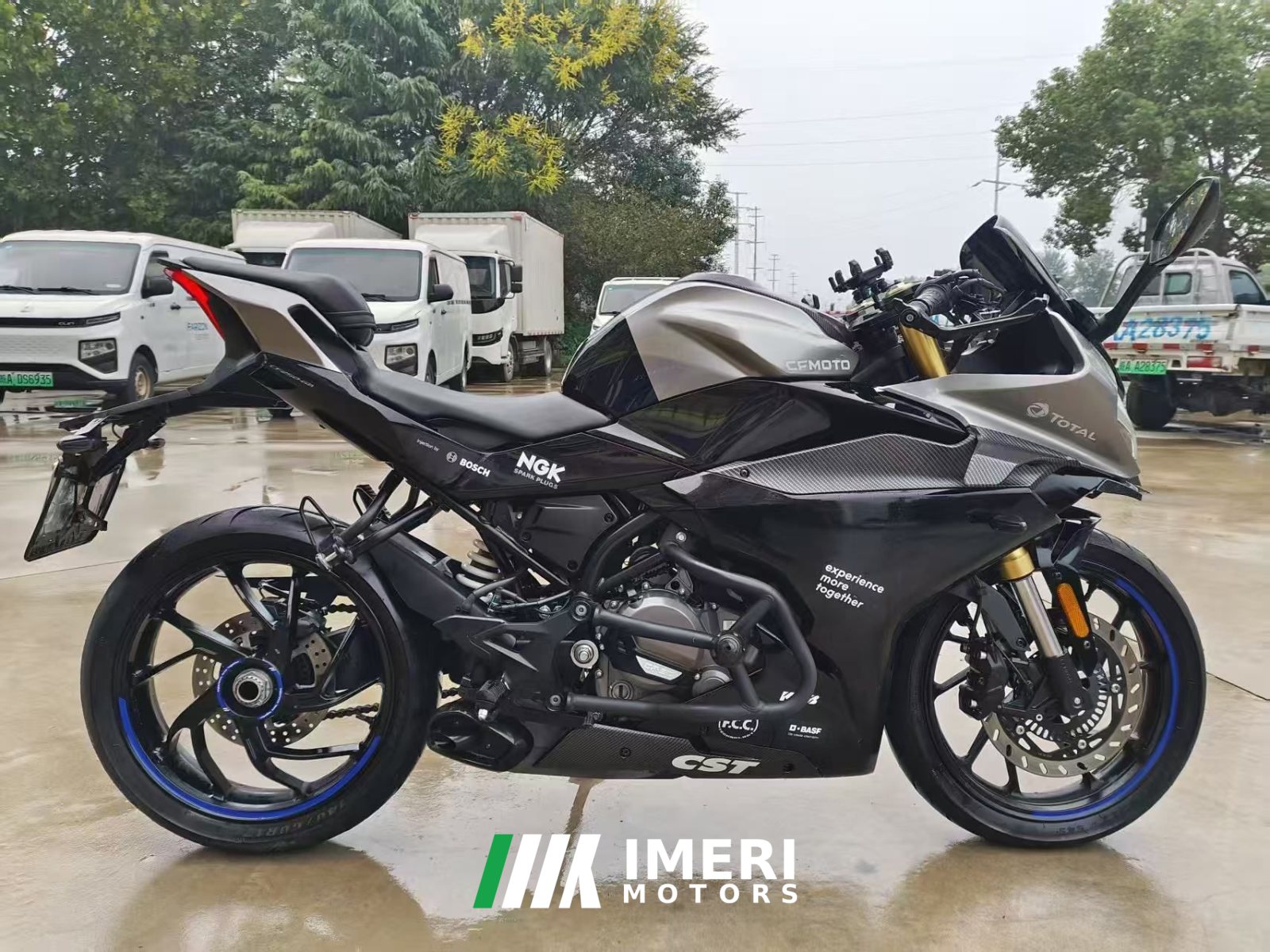 2023 CFMOTO 250SR