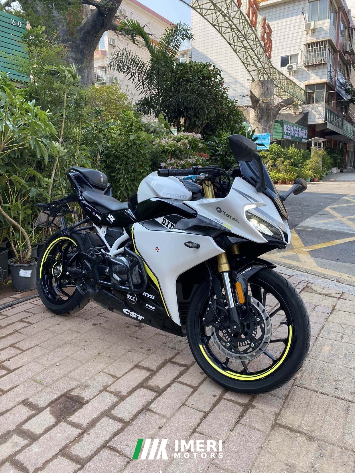 2022 CFMOTO 250SR