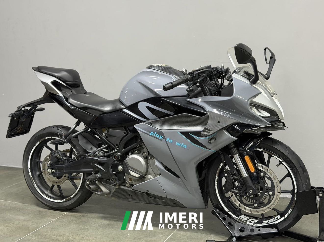 2022 CFMOTO 250SR