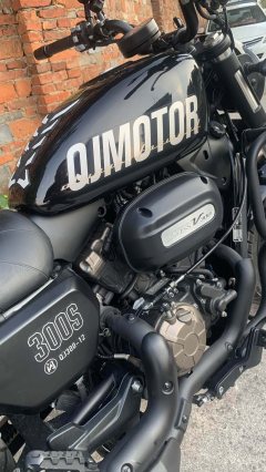 QJMOTOR Flash 300 - фото 6