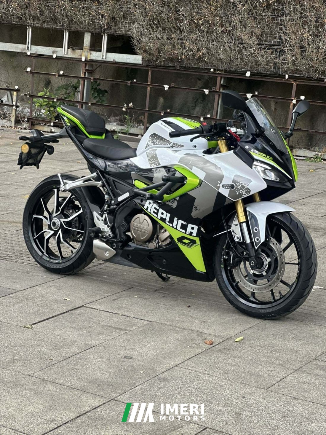 QJMOTOR SRK 250 - мотоцикл из Китая