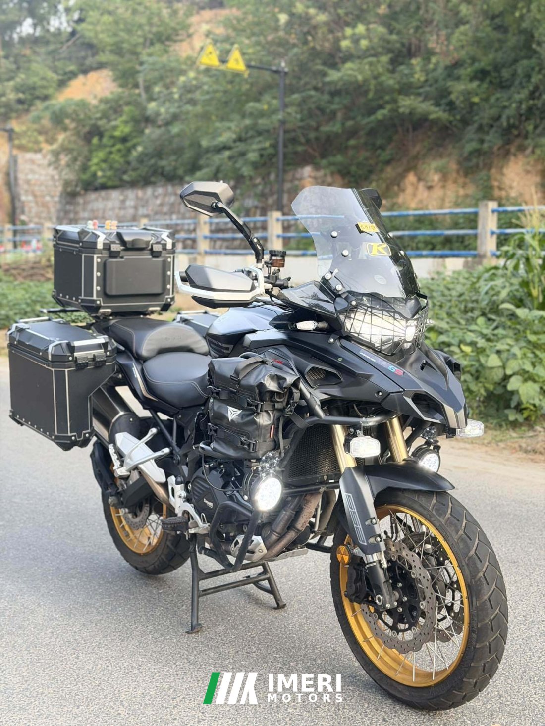 Benelli TRK552 550 cc - мотоцикл из Китая