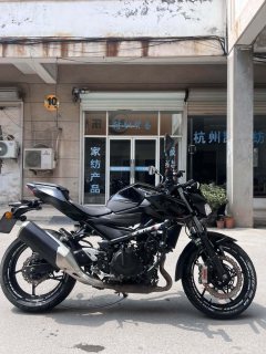 Kawasaki Z400 - фото 4