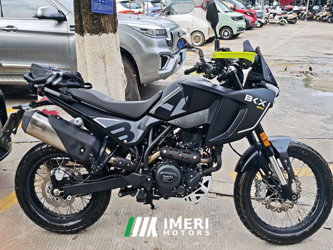 Benelli BKX250 - мотоцикл из Китая
