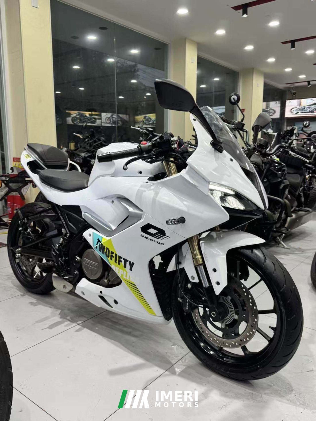 QJMOTOR SRK 250 - мотоцикл из Китая