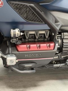 Honda Gold Wing GL 1800 F6B - фото 11