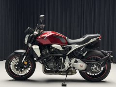 Honda CB1000R - фото 1