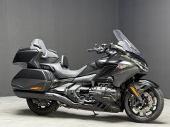 Honda Gold Wing GL1800 - фото 1