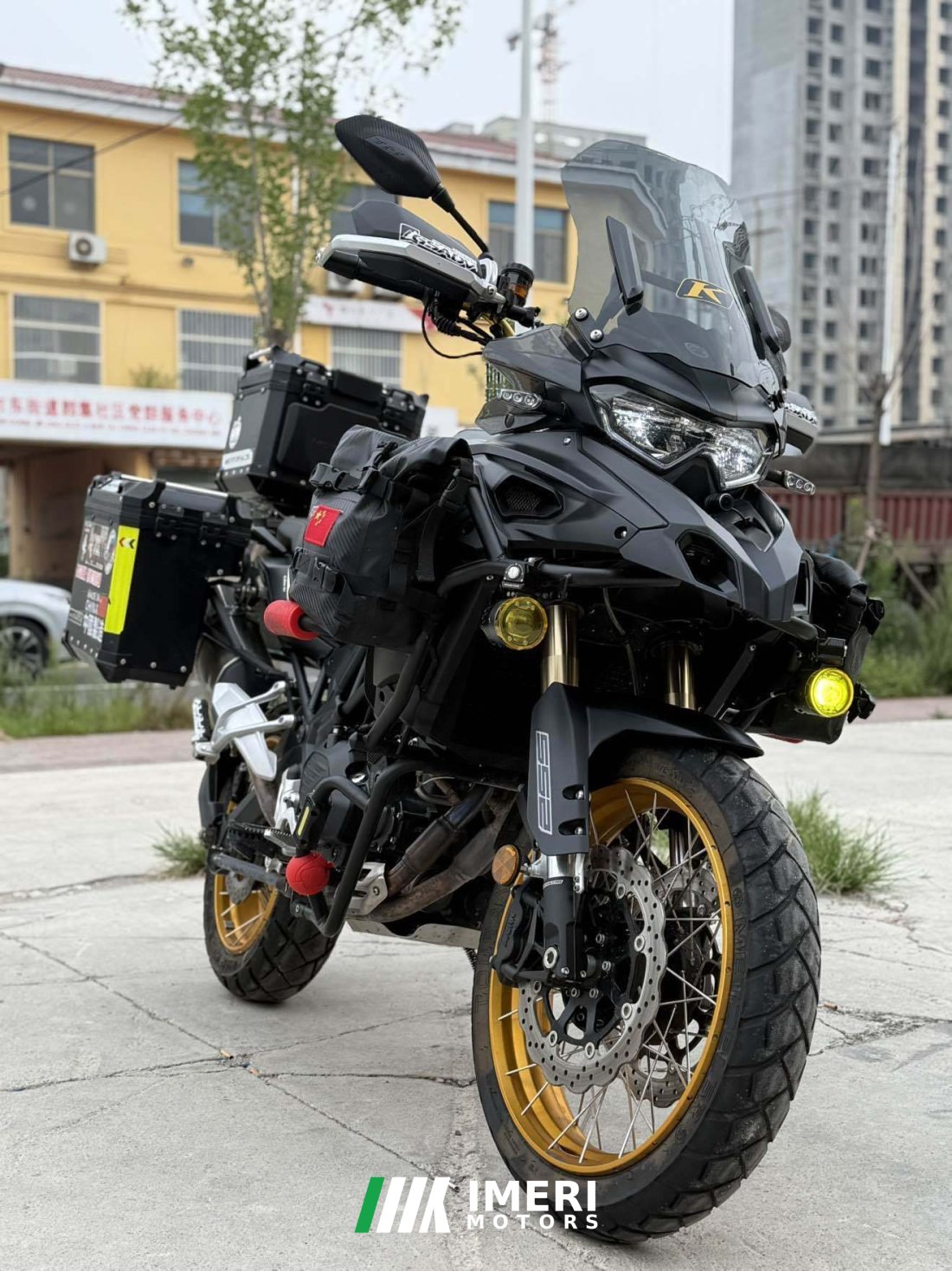 Benelli TRK552 550 cc - мотоцикл из Китая
