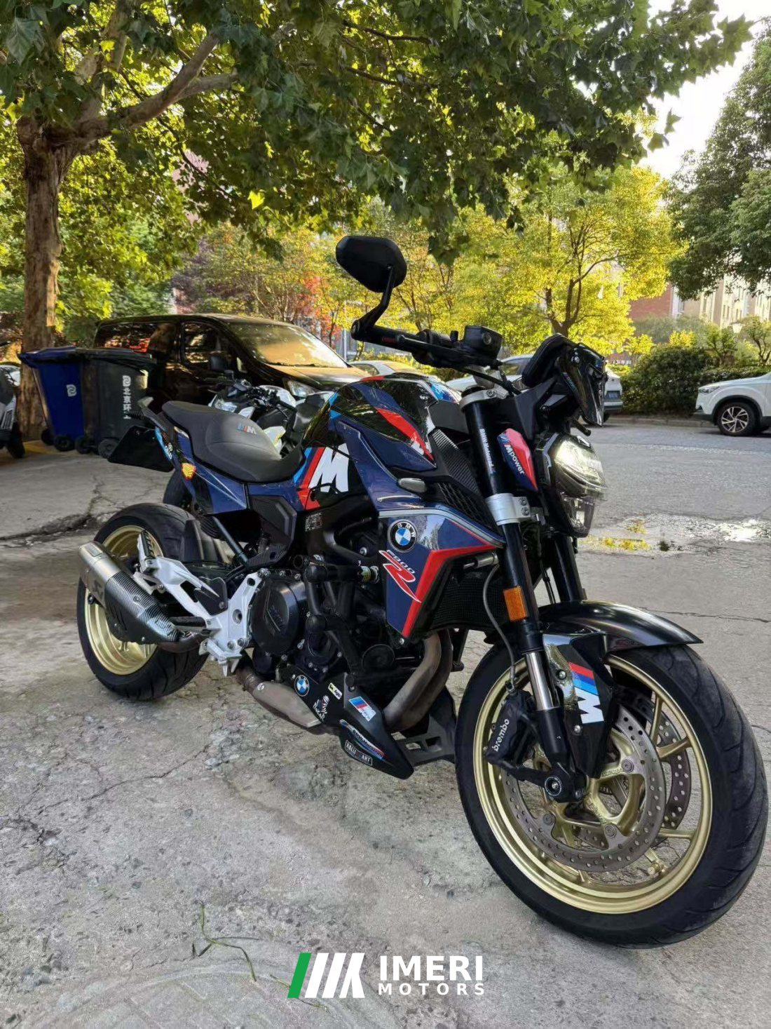 BMW F 900 R - мотоцикл из Китая