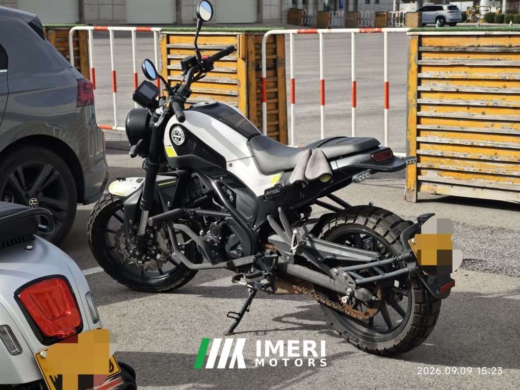 Benelli Leoncino 250 - мотоцикл из Китая