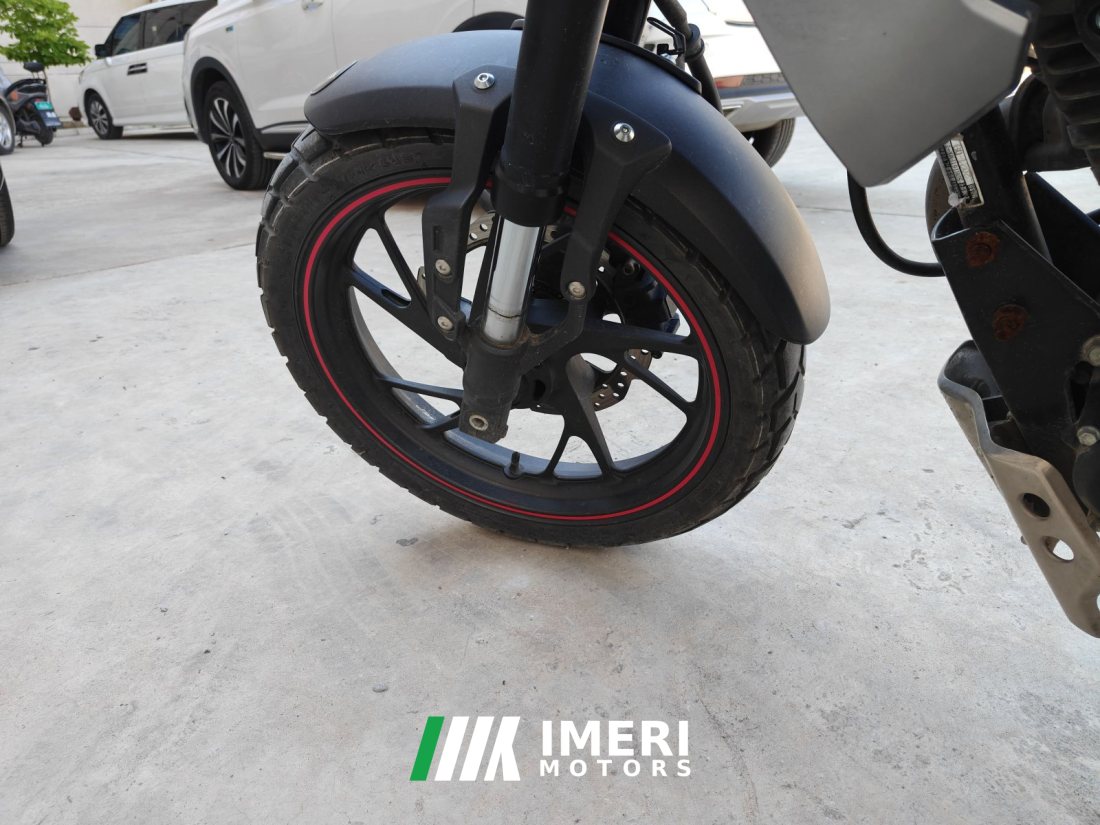 Sundiro Honda CBF190TR - мотоцикл из Китая