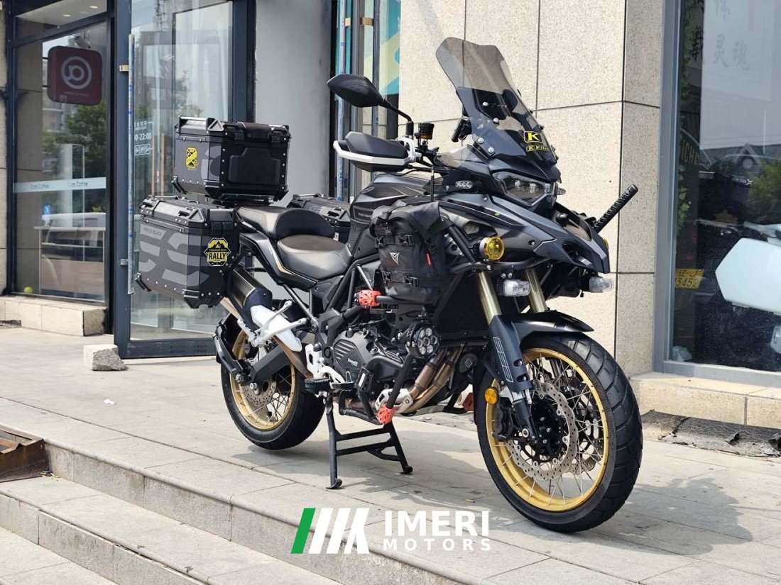 Benelli TRK552 550 cc - мотоцикл из Китая