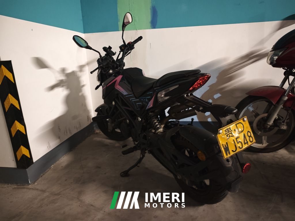 Benelli TNT125 135 cc - мотоцикл из Китая