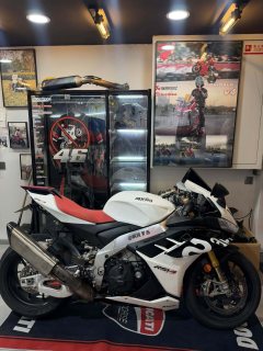Aprilia RSV4 1100 cc - фото 1