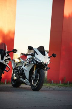 Aprilia RSV4 1100 cc - фото 2