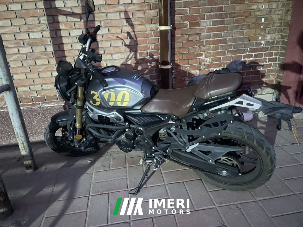 2021 Voge 300AC