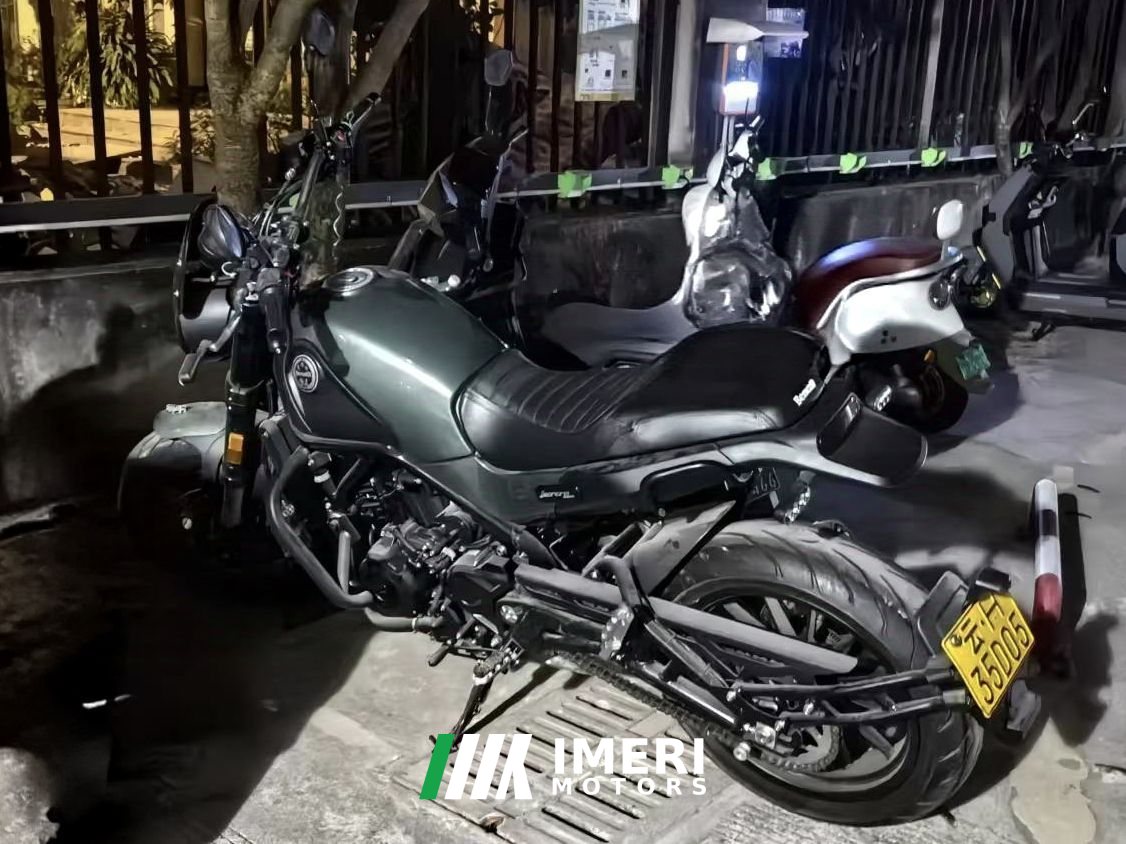 2021 Benelli Leoncino 500