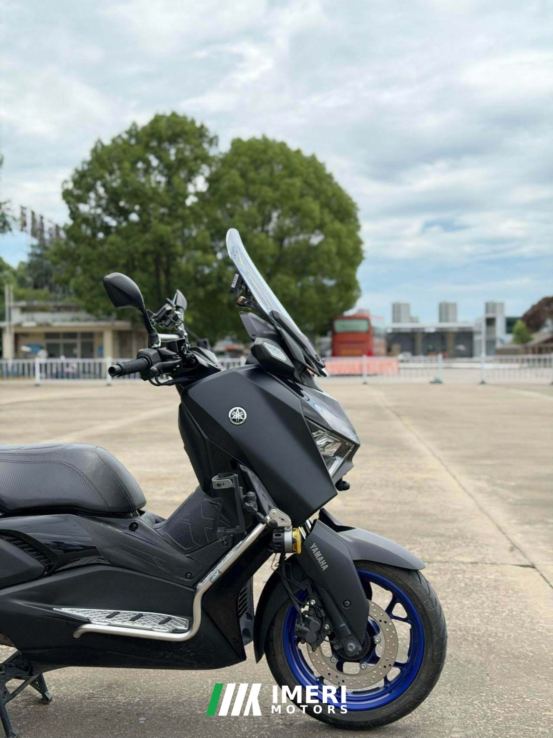 Yamaha XMAX 300 cc - мотоцикл из Китая
