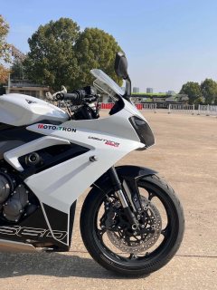 Triumph Daytona 660 - фото 2