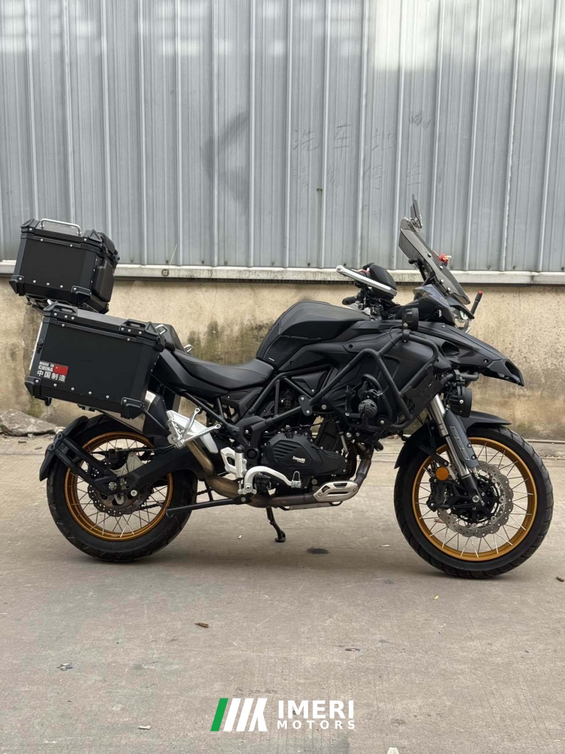 Benelli TRK552 550 cc - мотоцикл из Китая
