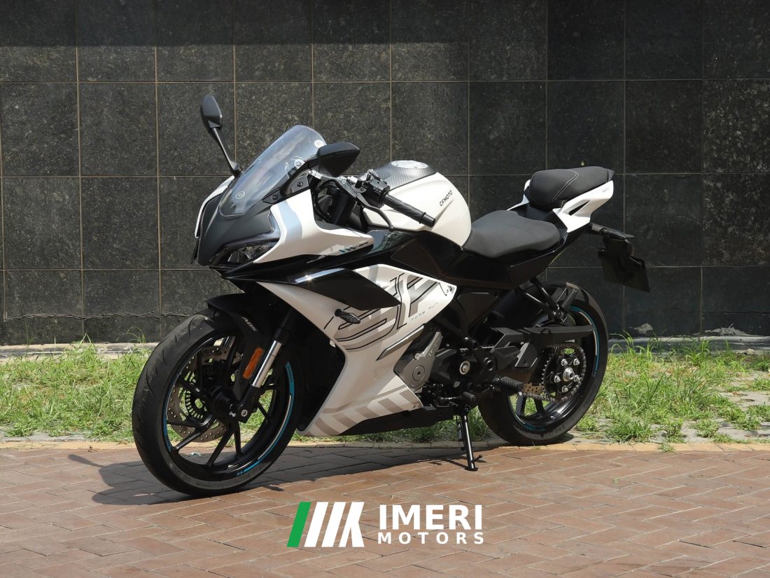 CFMOTO 250SR - мотоцикл из Китая