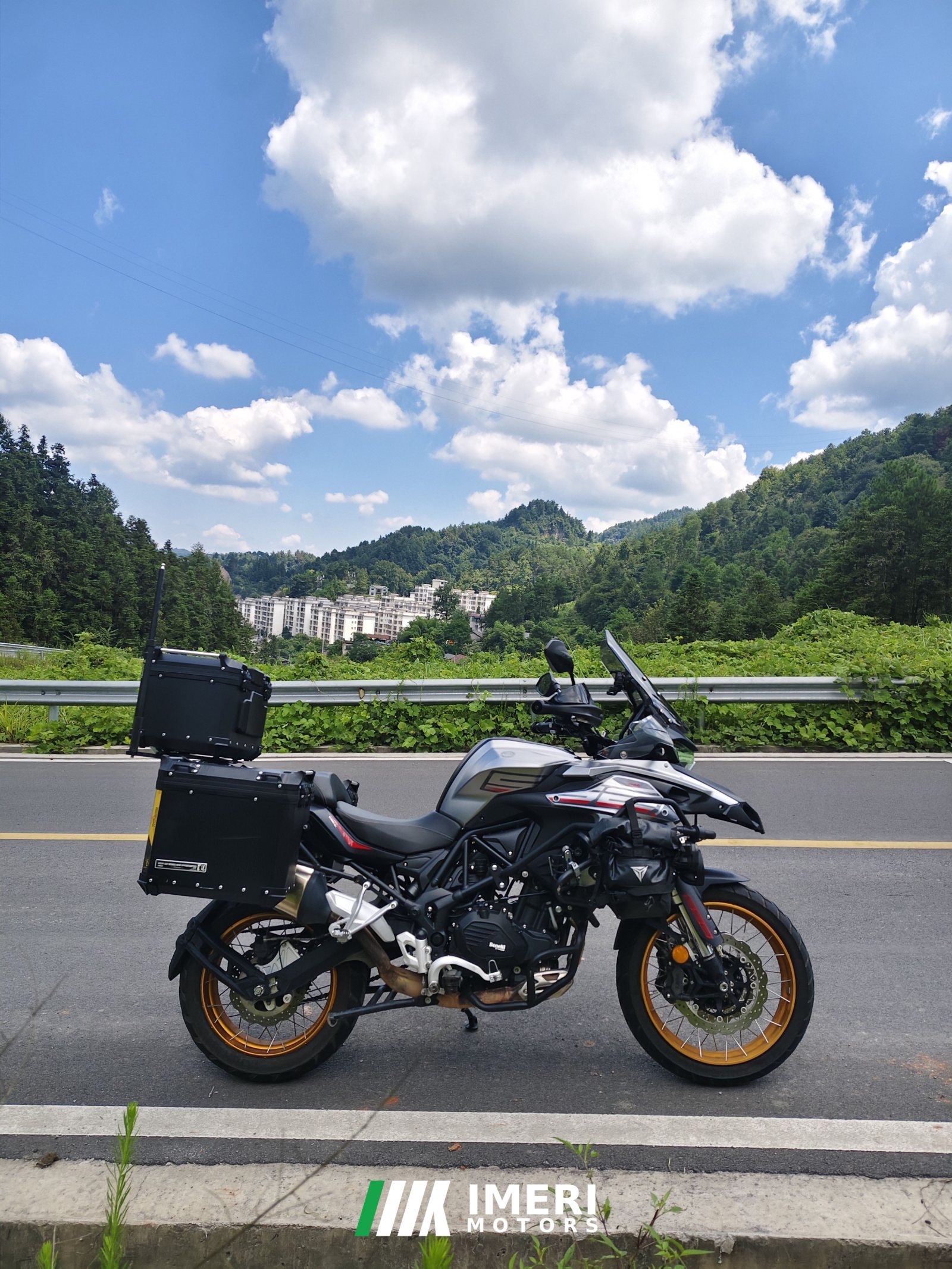 2024 Benelli TRK552 550 cc