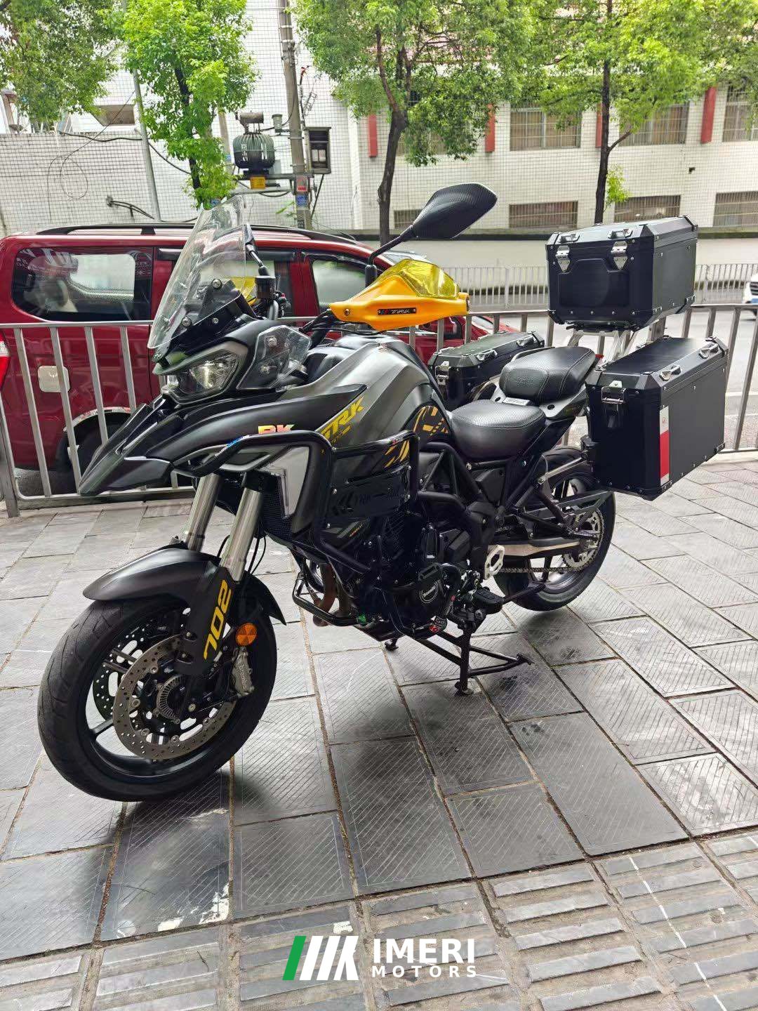 Benelli TRK702 700 cc - мотоцикл из Китая